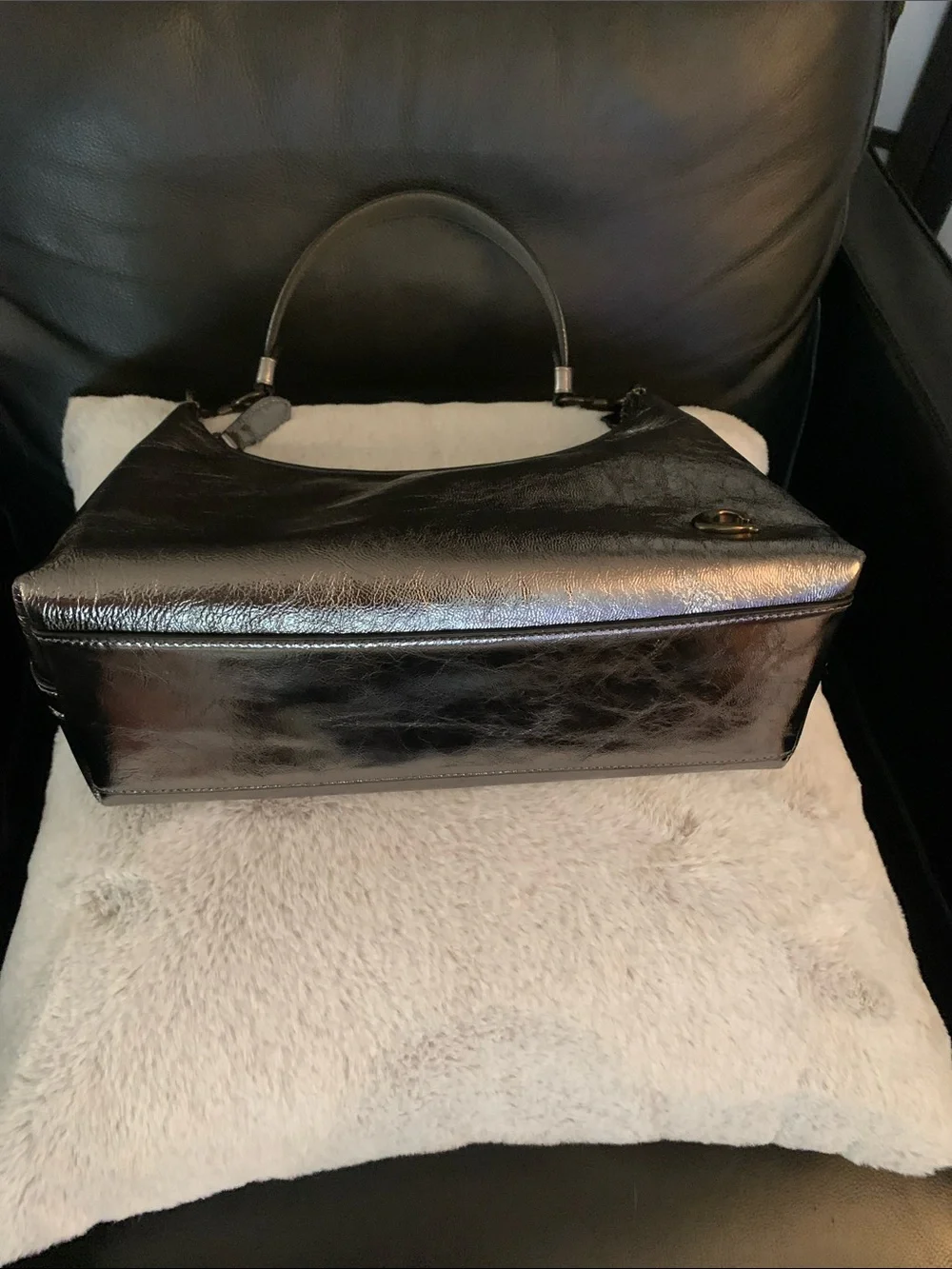 2024 Coach Juliet in Anthracite Metallic Leather - Picture 4 of 12